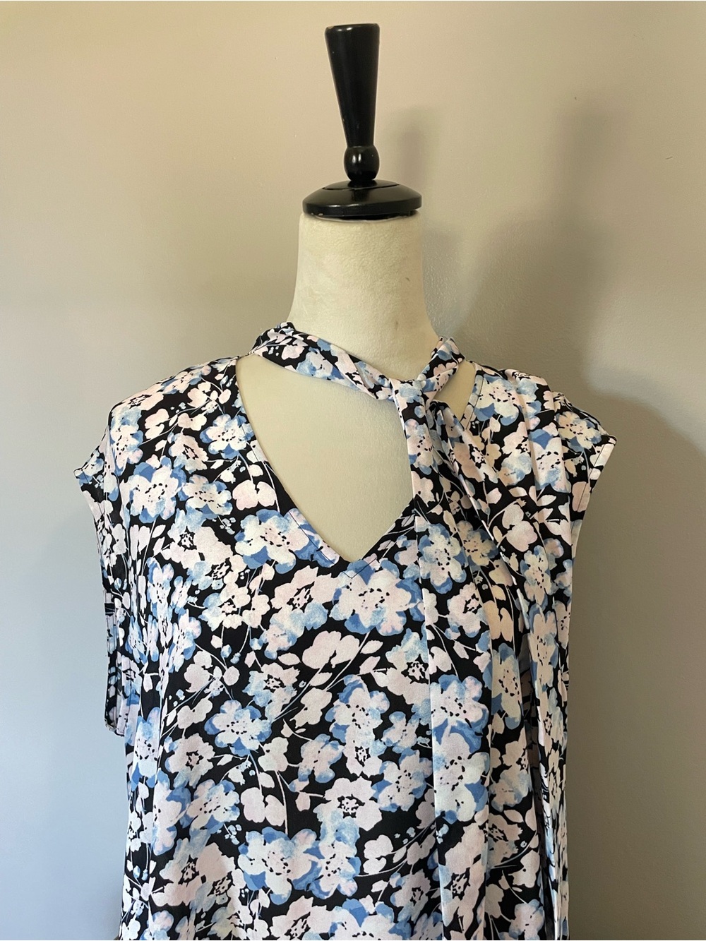 The Limited Black Floral Tie-Neck Sleeveless Blouse Light Blue and Pink Flowers